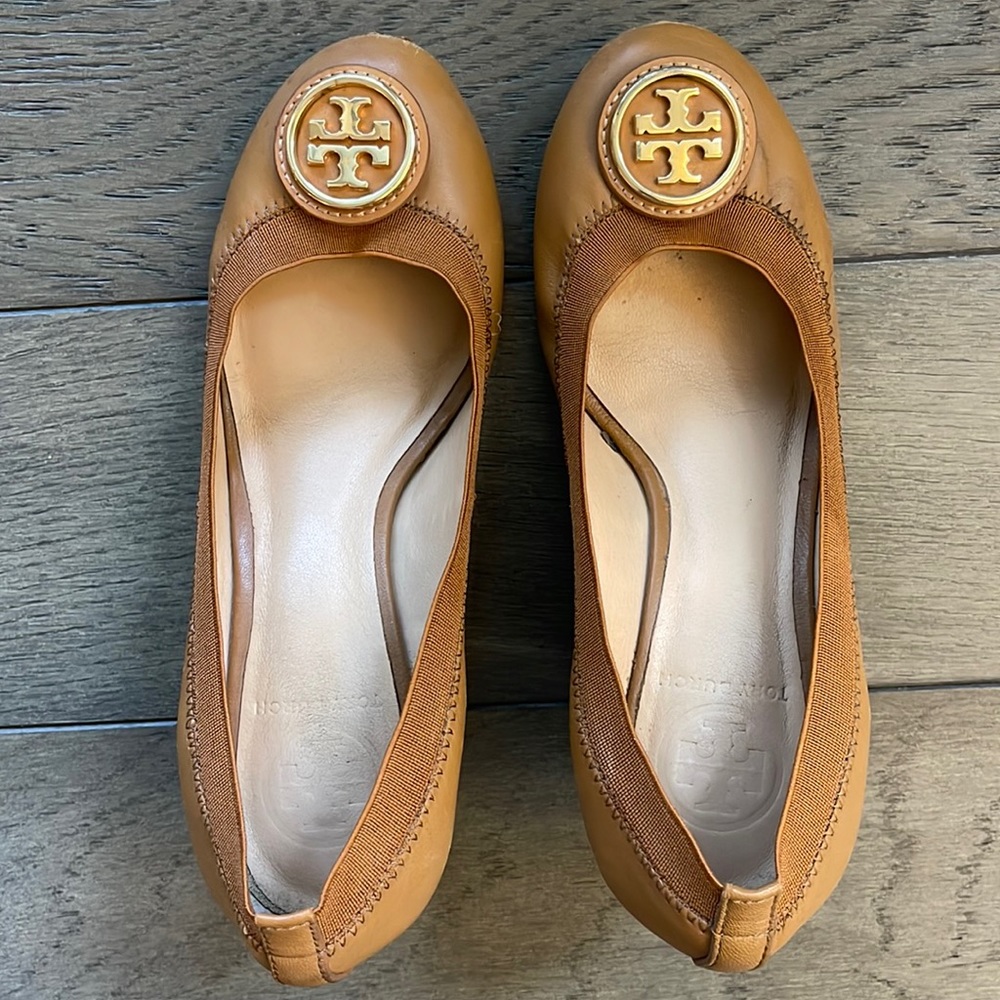 Tory Burch Caroline Wedge Size 6.5
